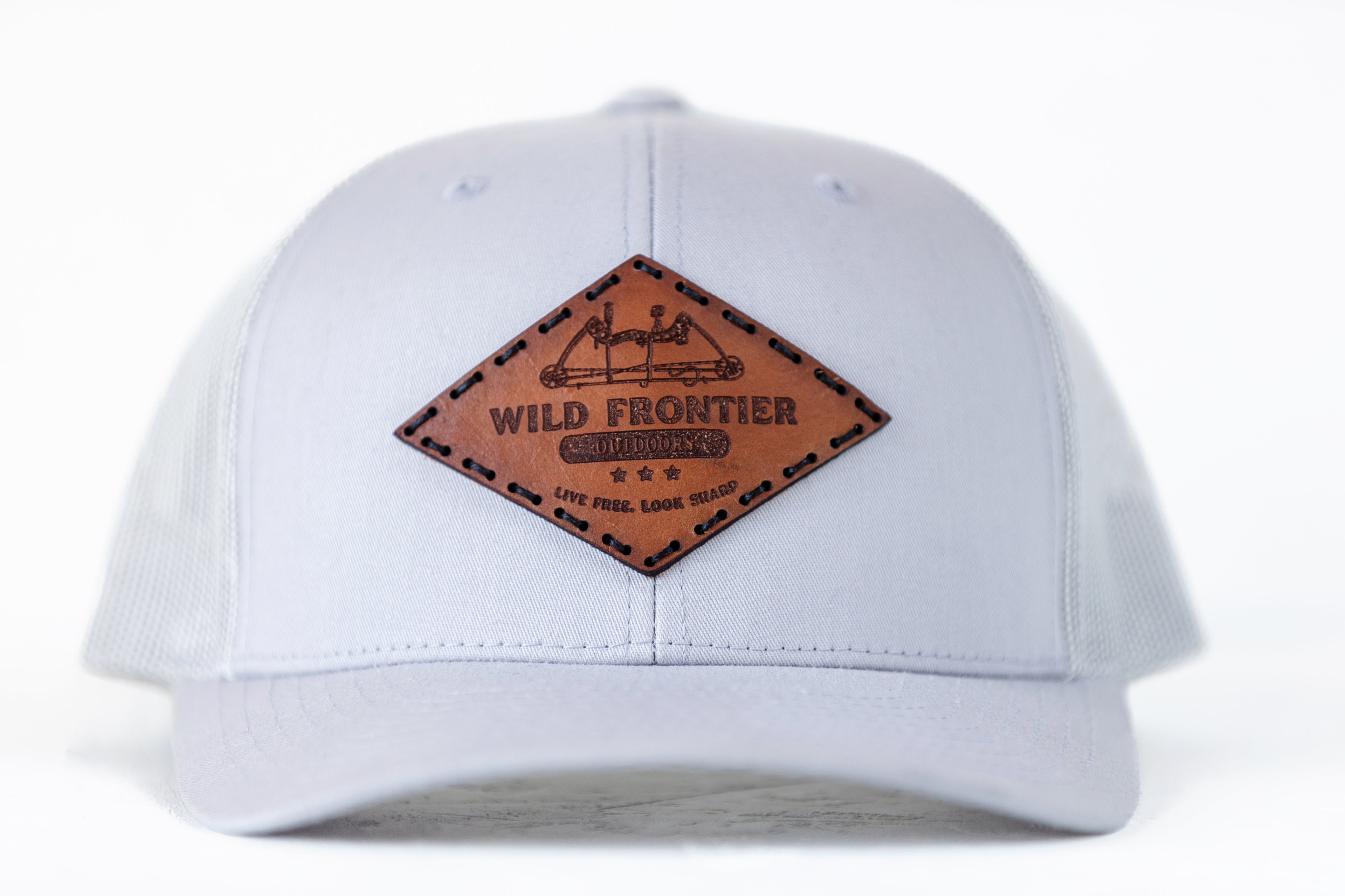 -Compound Bow- with Silver trucker and Black thread