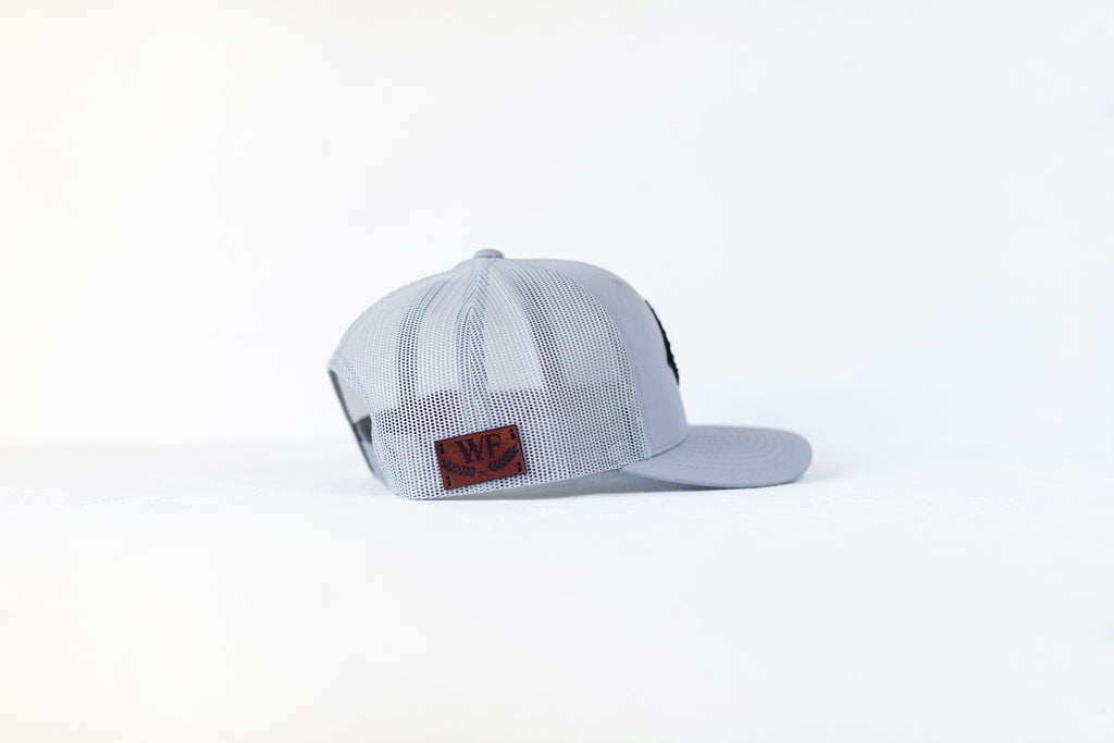 -Compound Bow- with Silver trucker and Black thread